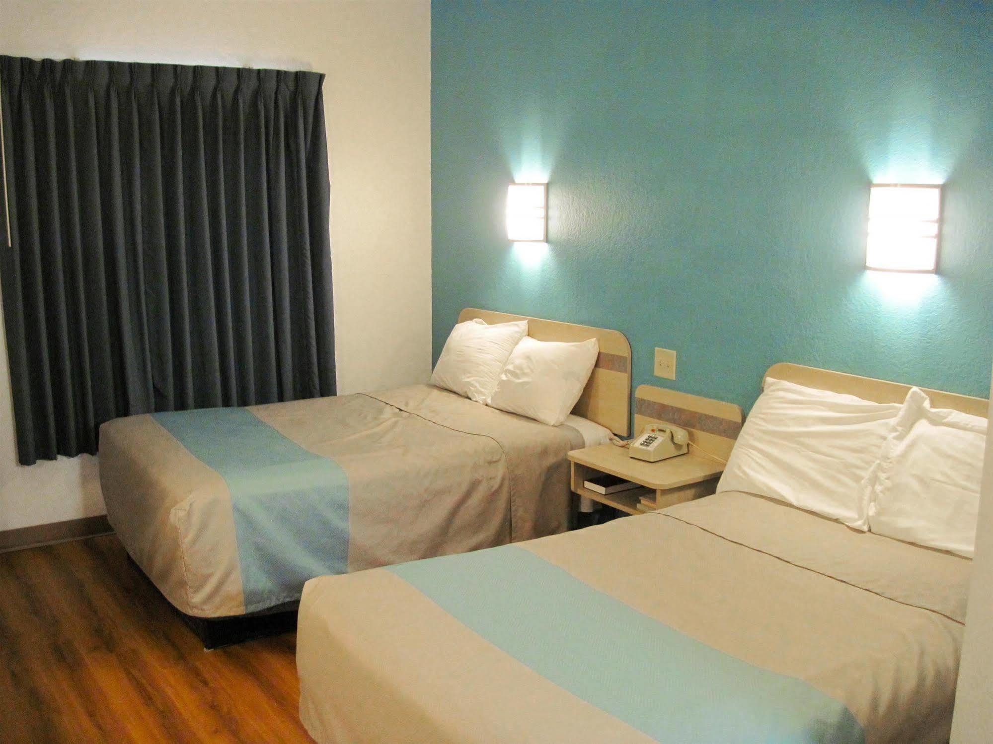 Motel 6-Avoca, Ia Exteriör bild